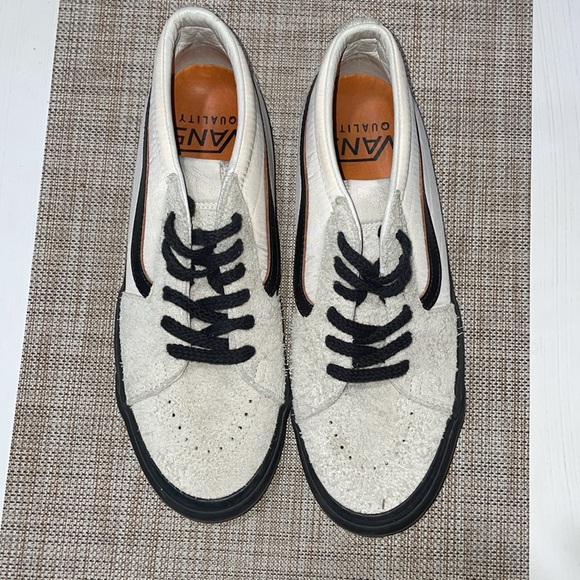 Vans Sk8-Mid in nylon and suede. Men's 9.5. Like new condition. Skate to create! - Picture 13 of 16